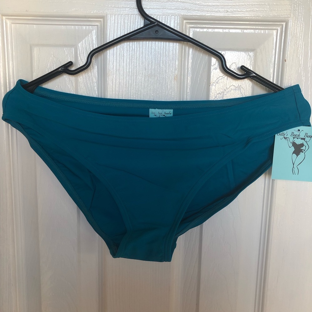 Three Tiered Two Piece Tankini Size 10 & 12 - Picture 2 of 7